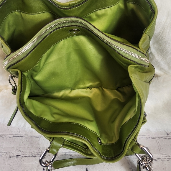 Coach "Chelsea" Green Leather Bag. - Picture 13 of 15